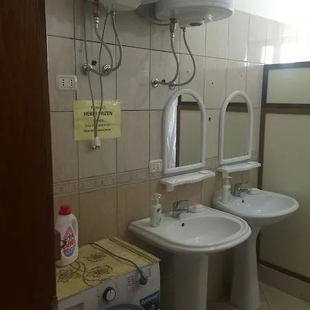 Scutari Hotel *