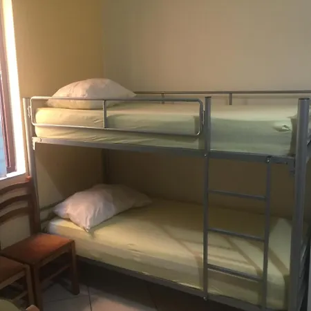 Scutari Hotel *